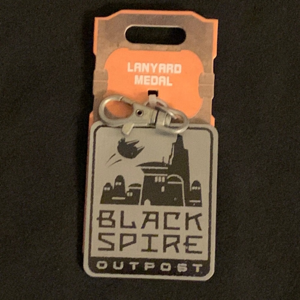 Star Wars Galaxy’s Edge Black Spire Outpost Lanyard Medal NWT